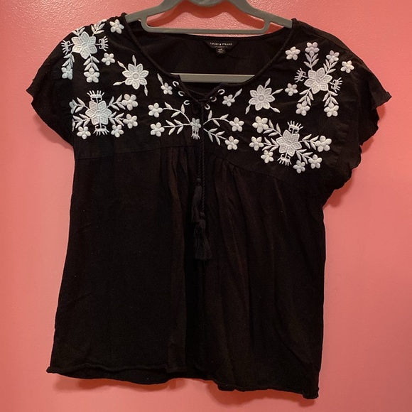 Embroidered Boho Blouse - Picture 2 of 5